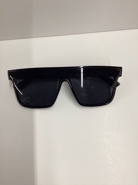 Aire Uni-Sex Ara Sleek Shiny Black Square Sunglasses